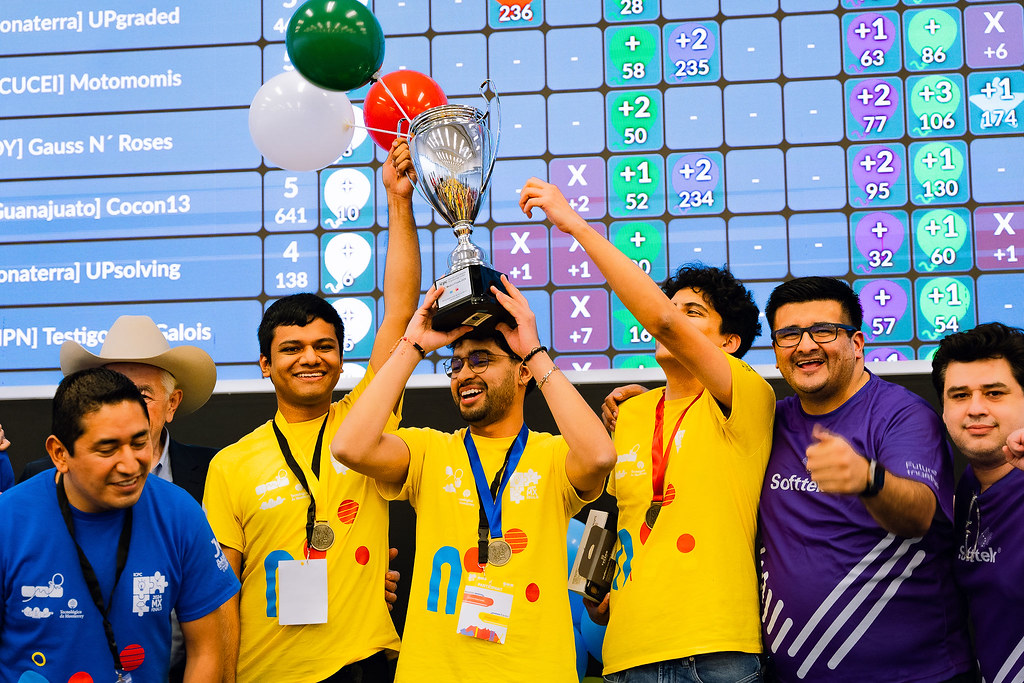 Estudiantes durante la Final Mexicana ICPC